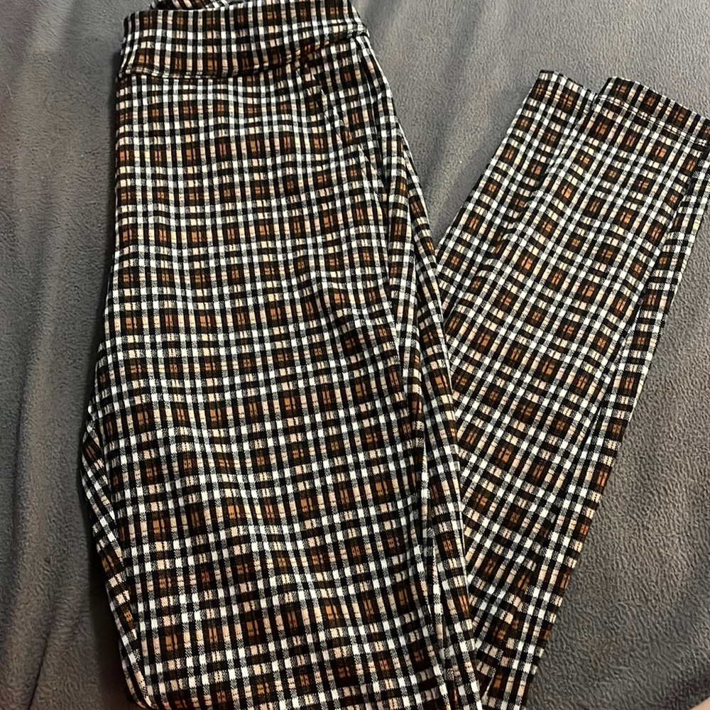 orange/ black plaid pants (leggings)
